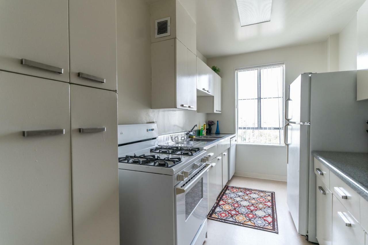 2 Bedroom Condo With A View Near The Grove Los Angeles Bagian luar foto